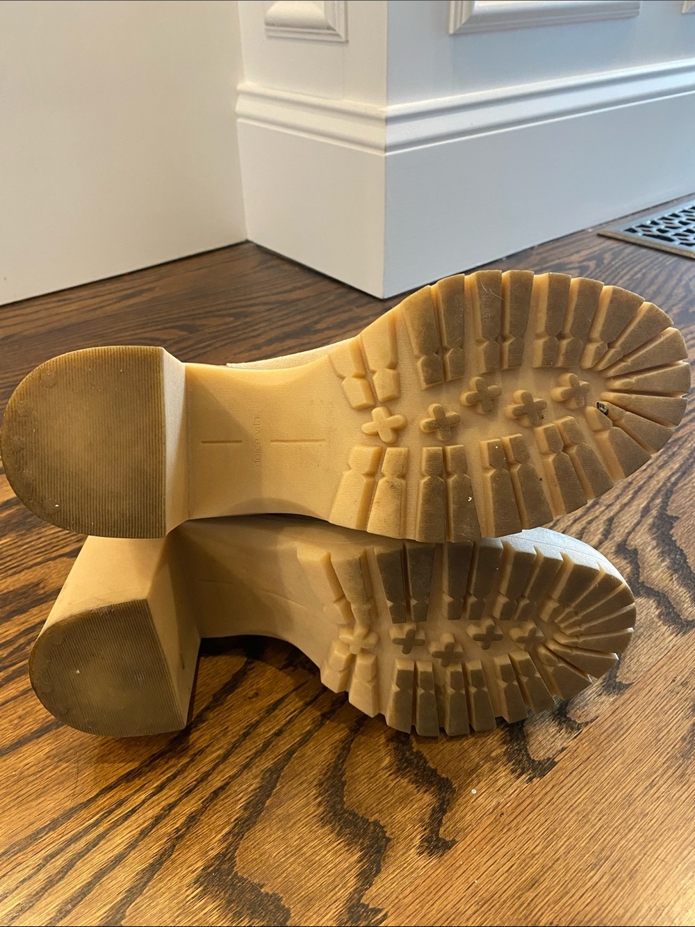 Dolce Vita Beige Suede Platform Ankle Booties - Picture 10 of 11
